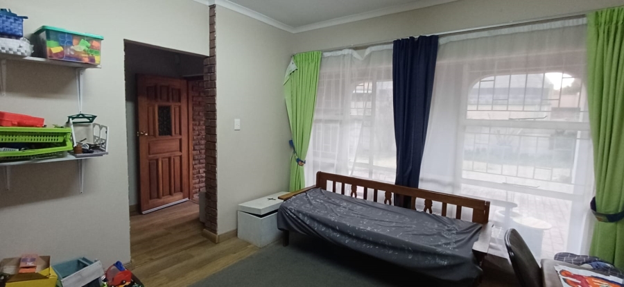 To Let 5 Bedroom Property for Rent in La Provance Free State